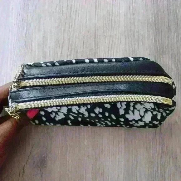 Adrienne Vittadini Cosmetics pouch black and white - Picture 3 of 4
